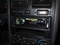 Установка Автомагнитола Sony CDX-GT647UI в Toyota Carina E